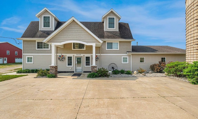 Byron Center House | Large Space, Comfy and Spacious