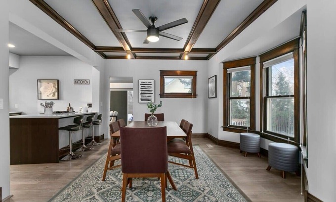 Midtown - Westport House | Large Space+Great location|5 BR|30 day| Plaza