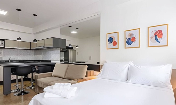 Matriz Apartment | Large studio for 4 people opposite shopping mall, Batel