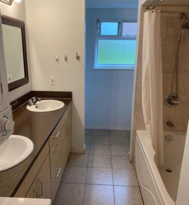Richmond House | Large suite with independent access