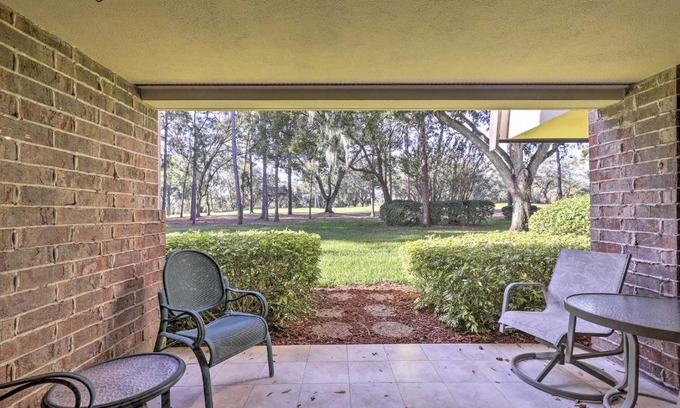 Palm Harbor Apartment | Large Tampa-Area Condo - 15 Mi Clearwater Beach!