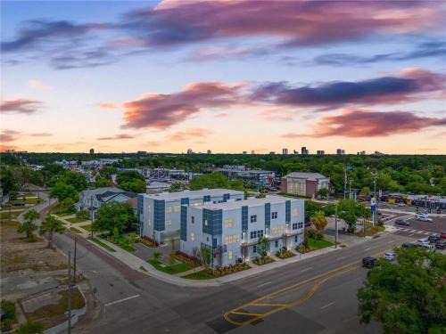 Tampa House | Large Townhouse Central To Everything In Tampa, Sleeps 8