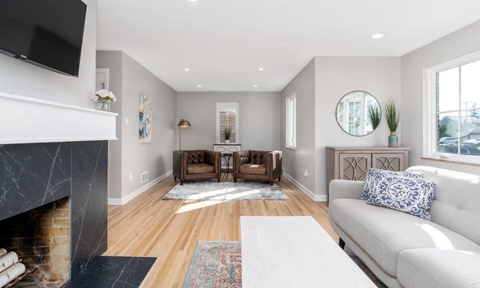 Upper Arlington House | Large Upper Arlington home- Newly Renovatedn