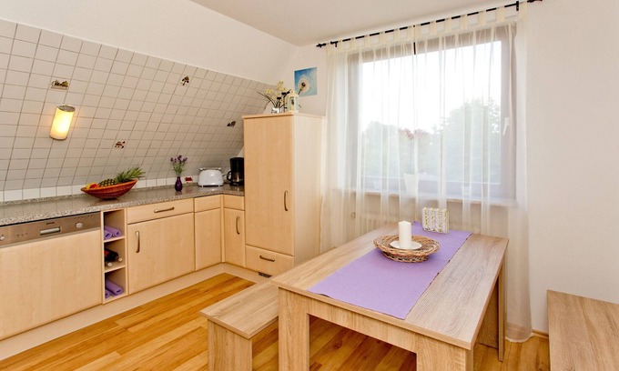 Toppenstedt Apartment | Large vacation apartment with balcony and view of the meadows and fields