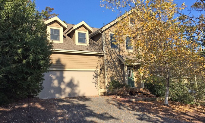 Tannersville House | Large Vacation House at Camelback with bunk room