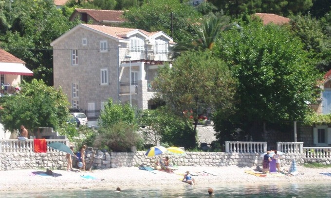 Orahovac Villa | Large villa, family friendly in Orahovac near 2 Restaurants, 20m Beach,Nr Kotor