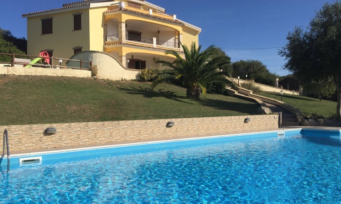 Alghero Villa | Large villa with private pool and jacuzzi