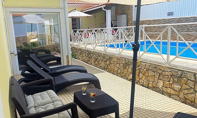 Ericeira Villa | Large Villa with Private Heated Pool - Ericeira Centre 5 mins/Lisbon 40 mins