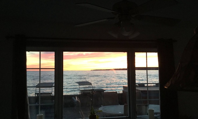 Blossvale House | Largest Lake Front Property On The East Side Of Sylvan Beach