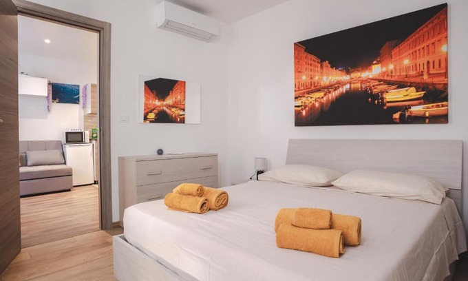Barriera Vecchia-San Giacomo Apartment | [Largo Barriera] Elegant Apartment *Netflix+WiFi*