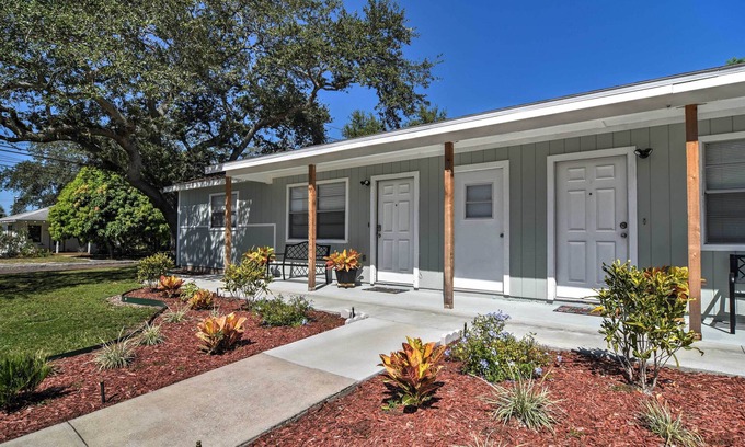 Largo House | Largo Townhome - 10 Mins. to Indian Rocks Beach!