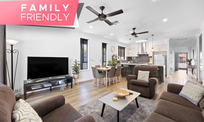 Largs Bay House | Largs Tides - 3BR, BBQ, Parking