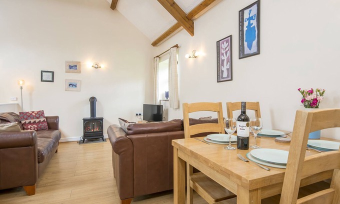 Bosherston Cottage | Lark View, Holiday Cottage Bosherston, Sleeps 4, 2 bedrooms, bathrooms
