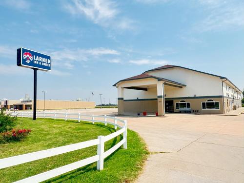 Larned Hotel | Larned Inn & Suites