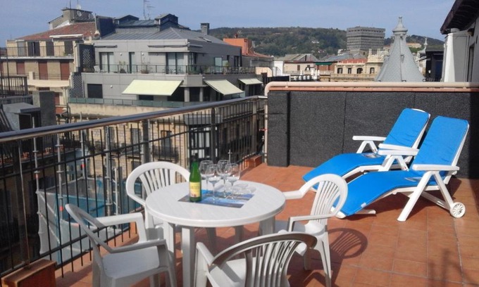 San Sebastian Centro Apartment | Larramendi Terrace Apartment