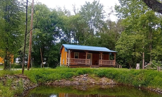 Athens Cabin | Larry's Cabin on a Koi Pond