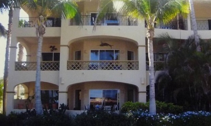 Zona Hotelera Condo | Las Mananitas - 2nd Floor Luxury Corner Unit Closest to Beach