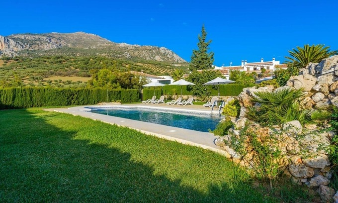 Alfarnatejo Villa | Las Monjas - Camara Periana by Ruralidays