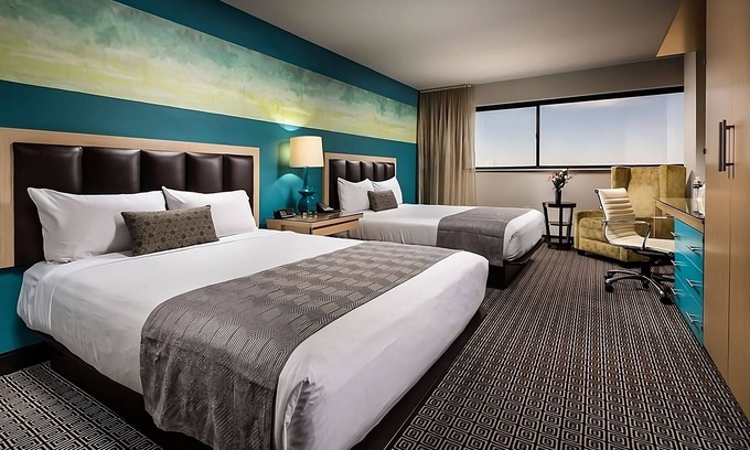 Downtown Las Vegas Hotel | Las Vegas Escape! 3 Large Units Near Bellagio!