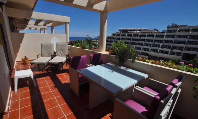 Puerto de la Cruz Apartment | Last minute offer -WLAN freeTOP terrace apartment on the beach heated pool