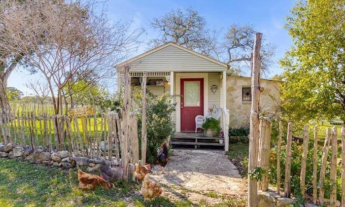 Bandera Bed & Breakfast | Last Outpost - Sophie's Cottage
