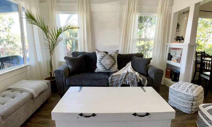 Logan Heights House | Latin Charm and Local Comfort -NEW- 5 minutes to Downtown! Near MTS