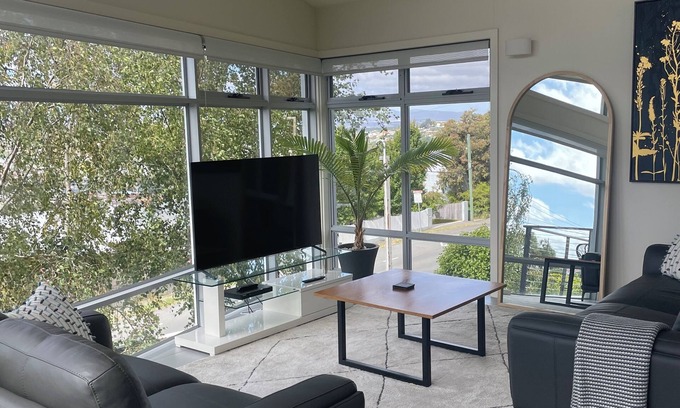 West Launceston House | Launceston View Townhouse #1