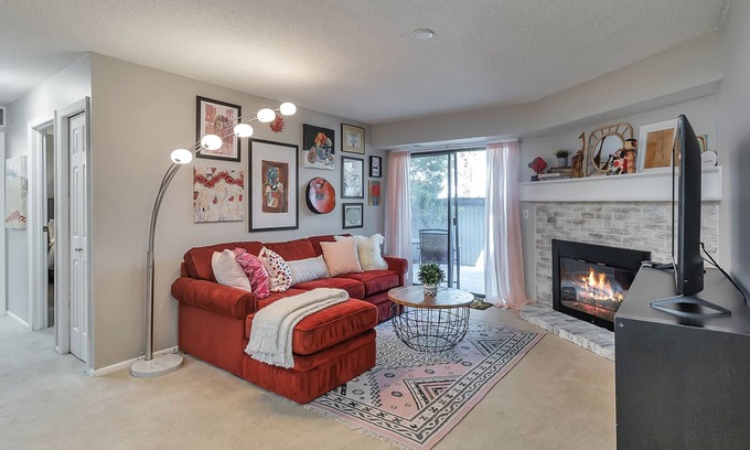 Aurora Condo | Laundry in unit, Artist Space, Central Location