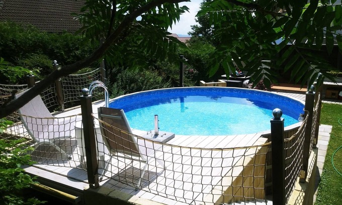 Schiltern House | Laurens vacation home with pool and large fireplace
