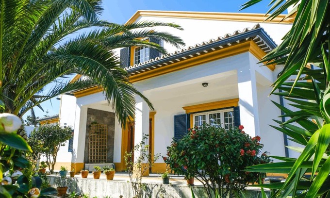 Ribeira Grande House | LAVA Açores Coliving & Coworking