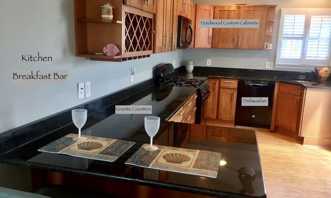 Ortley Beach House | LAVALLETTE Beach Home w/Rooftop Deck & Tiki Bar Close to Beach -Wifi, C-A/C