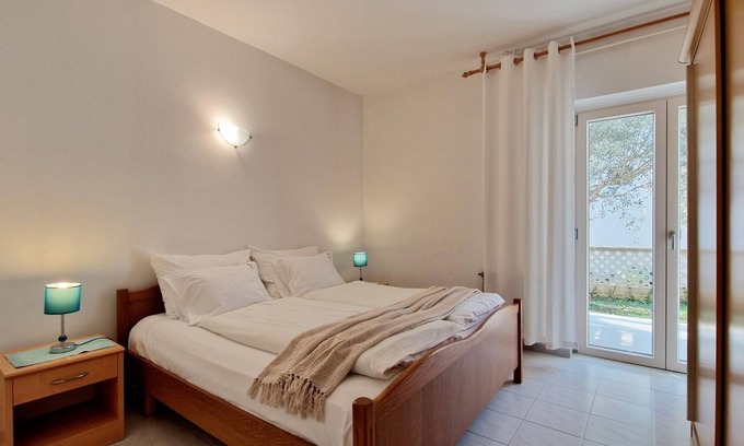 City Center Apartment | Lavanda two bedroom apartment with private garden
