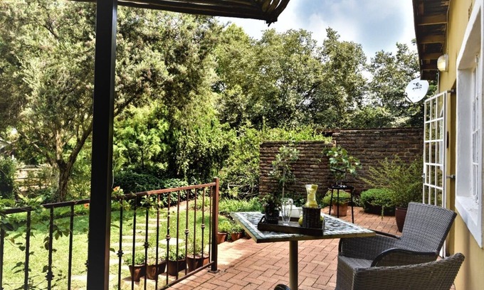 Muldersdrift House | Lavender Tree Spacious cottage for 2-3 people