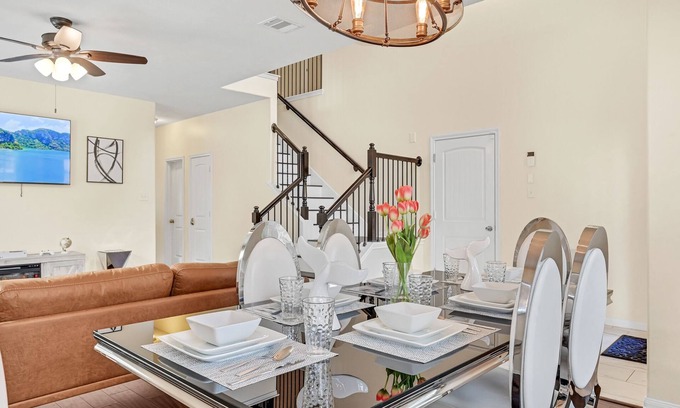 Spring House | Lavender Wonder - 6 Bdrm, 3.5 bath with pool & spa