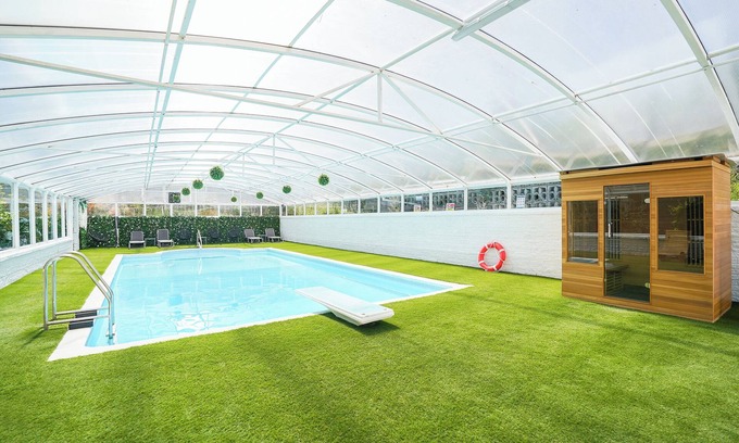 Ridgeway House | Lavish celebrations - Pool, HotTub, Bar & Sauna