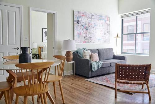 Boston Financial District Apartment | Lavish FIDI 2br 2ba Close to everything