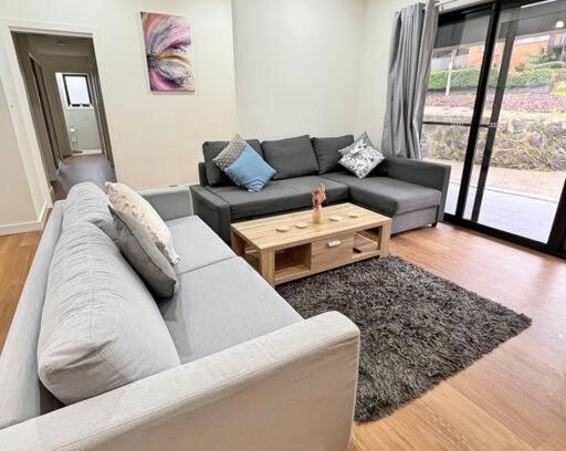 Lyons House | Lavish in Lyons - 3bd 2bth Spacious & Modern Home