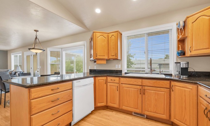 Millcreek House | Lavish & Luxurious 3BR Home in Salt Lake City