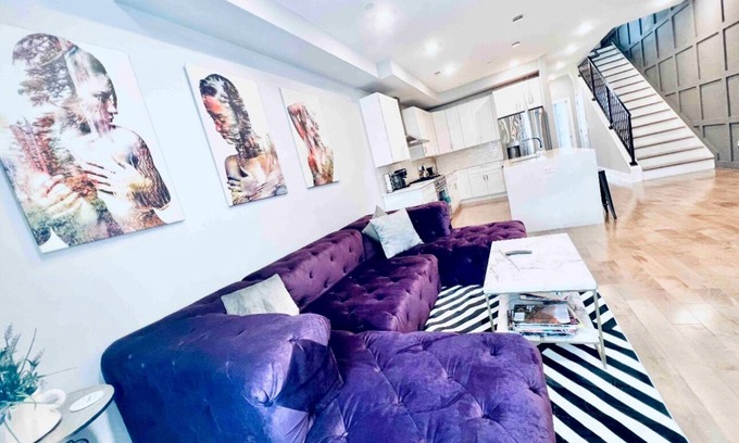 Northeast House | Lavish Penthouse with Private Rooftop+Views of Capitol&Monument+Parking