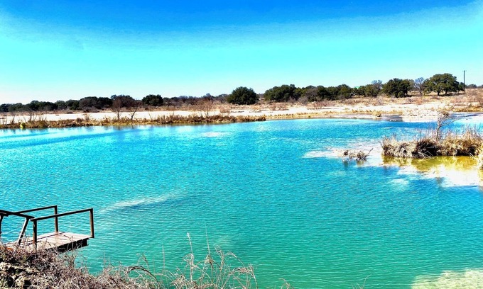 Llano Cabin | Lawrence's Llano River Tree Haus