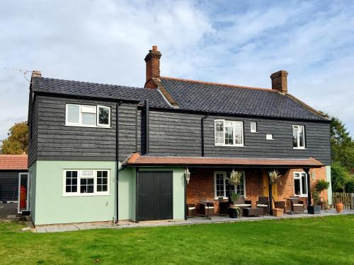 Hickling Bed & Breakfast | Lawson Cottage B&B