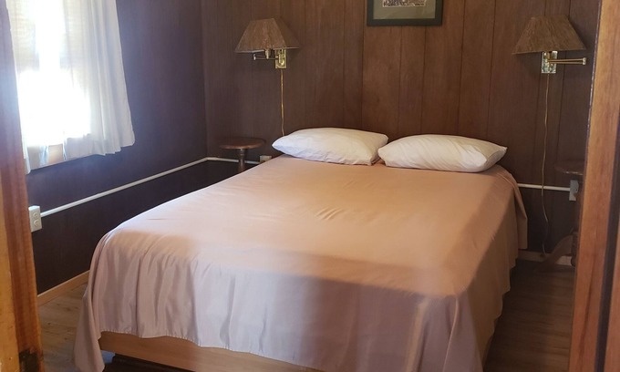 Rivers Edge Cabin | lazy bear cabins
