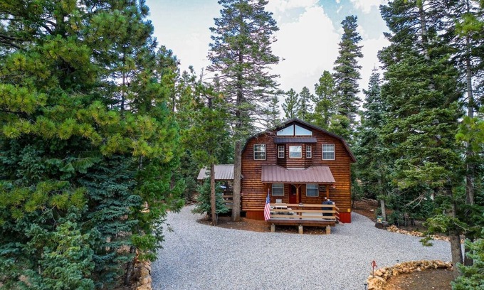 Meadow View Heights Cabin | Lazy Bear Lodge! New Spa Installed!