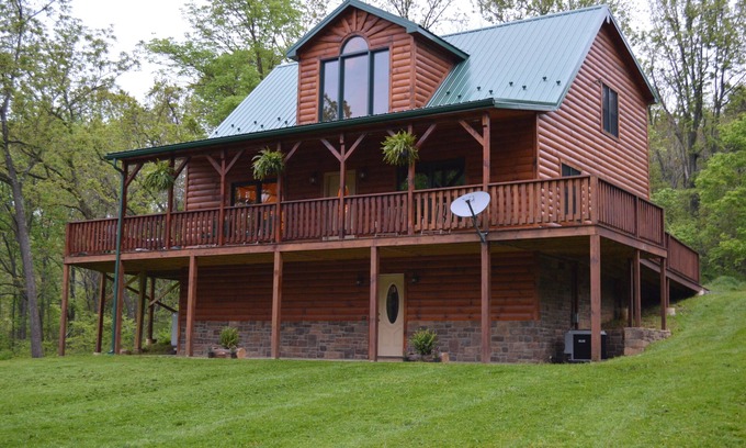 Luray Cabin | Lazy Bear Lodge VA