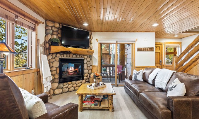 Park City House | Lazy Bear Log Cabin | Canyons Park