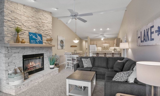Osage Beach Condo | Lazy Days Escape - Top Floor Waterfront Condo w/Screened Deck!