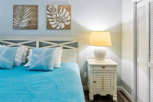 Tavernier House | Lazy Daze Double King Suite Ocean Pointe 2310