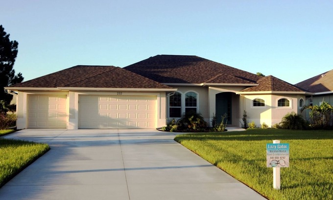 White Marsh House | Lazy Gator | Pool | Ping Pong Table | Bikes