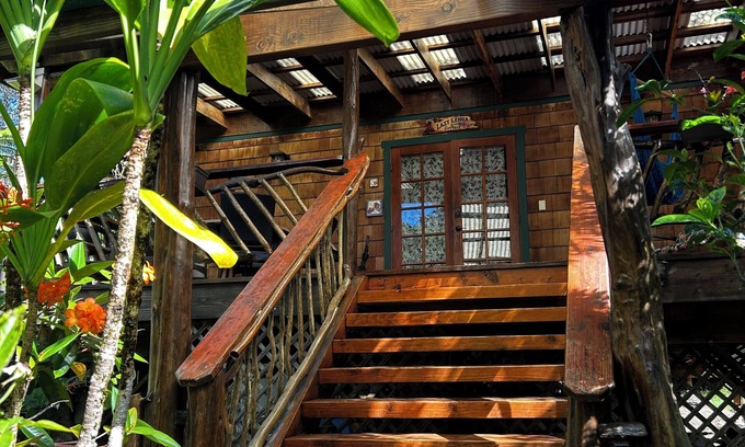 Volcano Cottage | Lazy Lehua Cottage