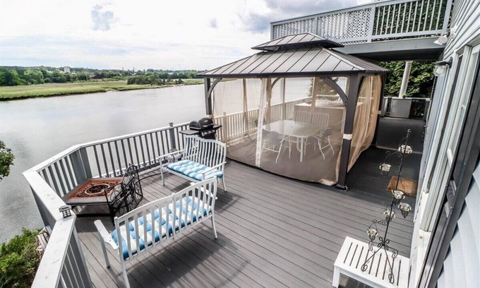 Stratford Apartment | Lazy River Escape
